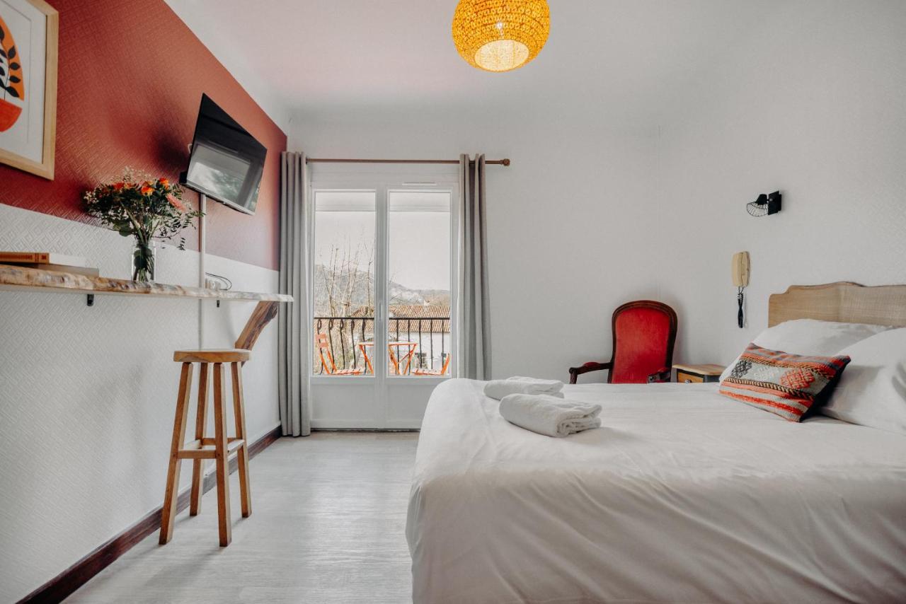 Logis Hotel Restaurant Espelletenia Larceveau-Arros-Cibits Ngoại thất bức ảnh